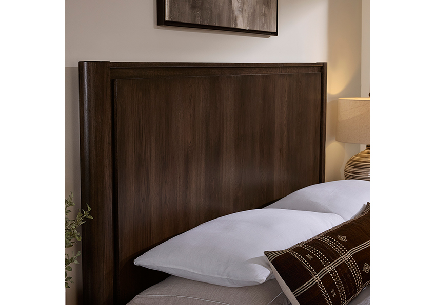 Lodge & Loft Radius Poster Bed in Queen - 840-558-050B-502-555 840558050B502555