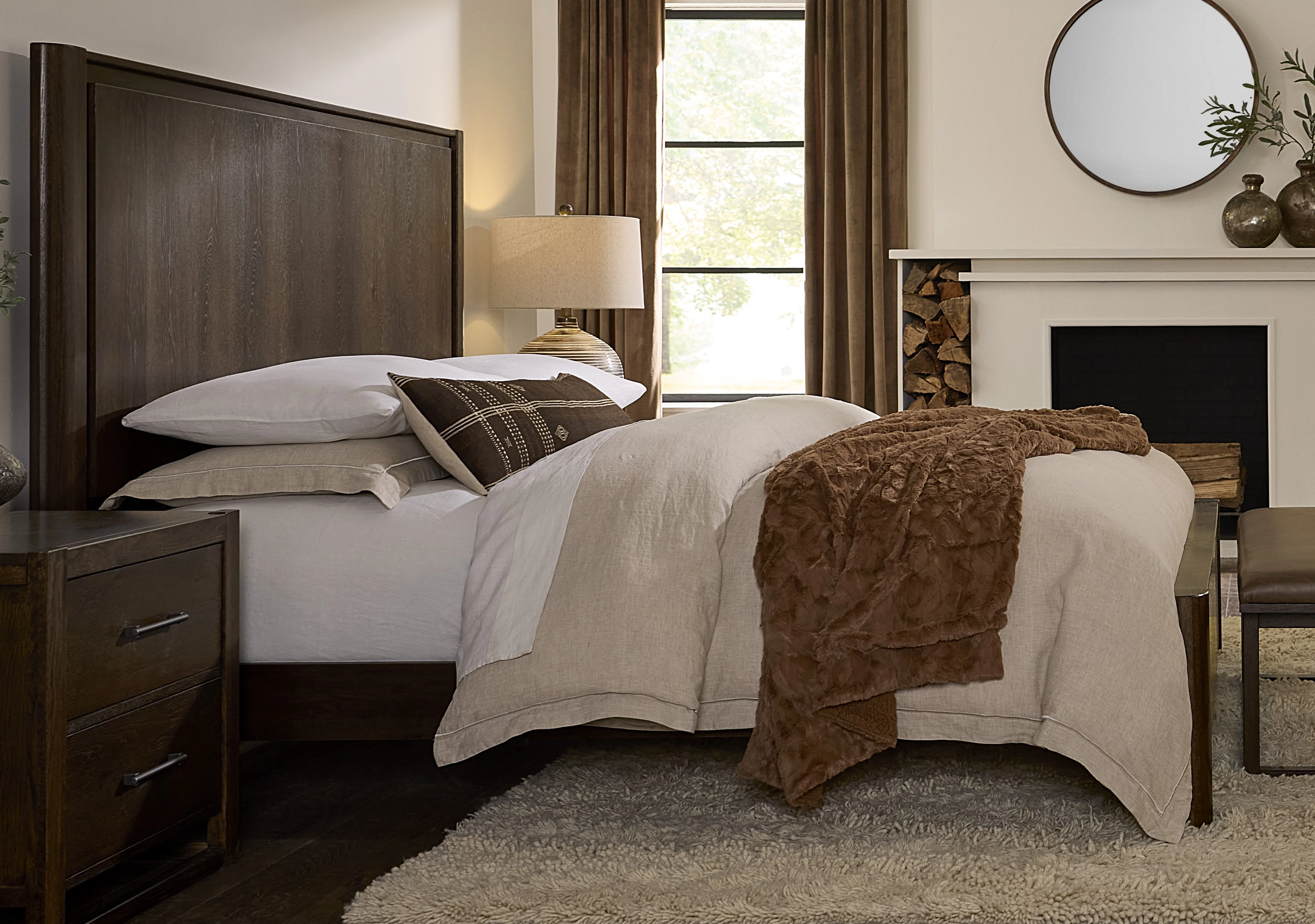 Cal King Radius Poster Bed 840668866944MS1