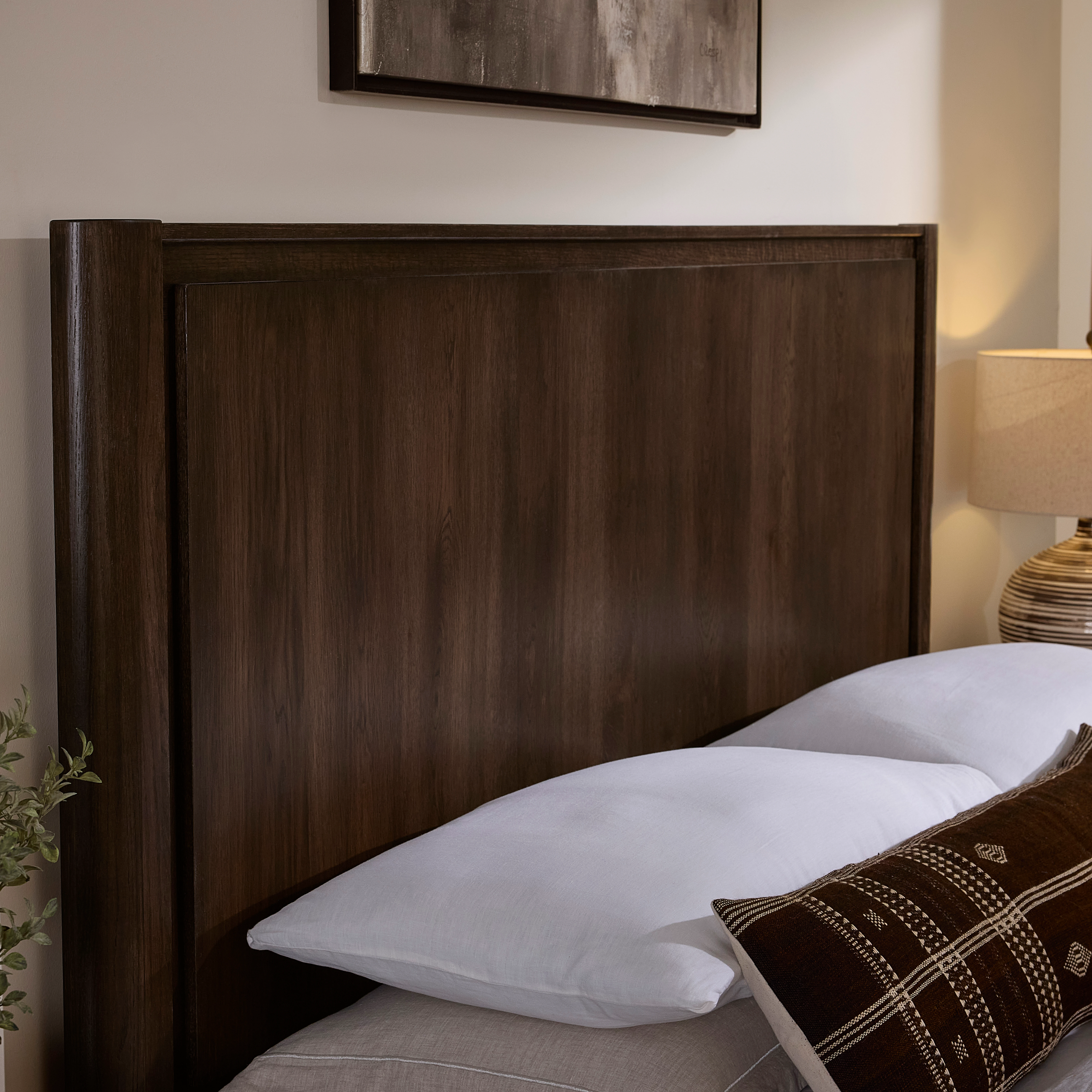 Cal King Radius Poster Bed 840668866944MS1