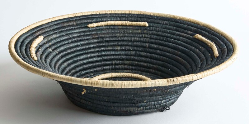 Village Wall Basket 8550K21116WB