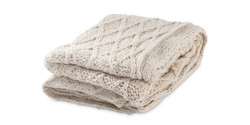 Catalina Ivory Throw 8700V190115