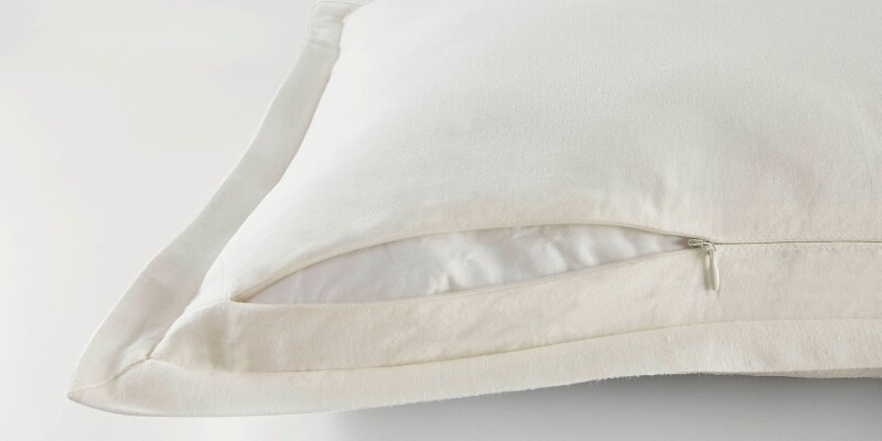 Luxury Down Alternative Pillow Insert 8BASDAISTIN
