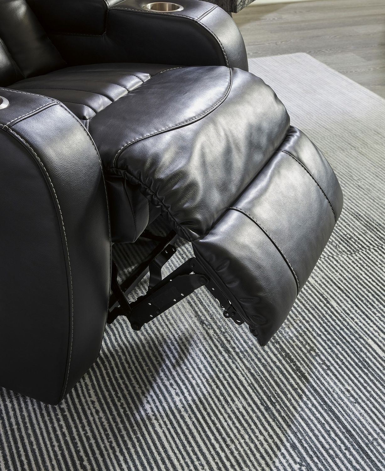 Caveman Den Power Reclining Loveseat With Console In Midnight 9070318