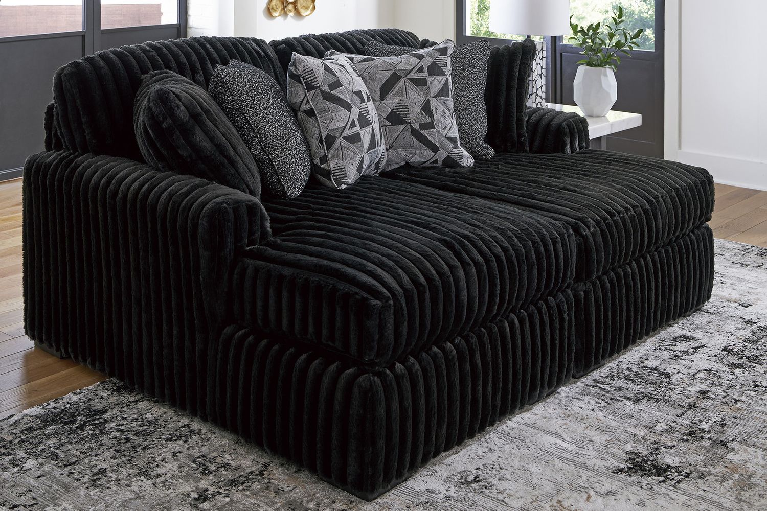Midnight-Madness 3-Piece Sectional with Chaise In Onyx 98103S9