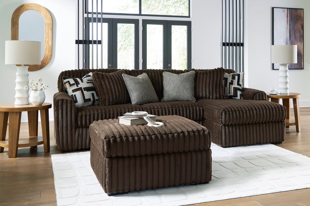 Midnight-Madness 2-Piece Sectional and Ottoman In Chocolate 98104U7