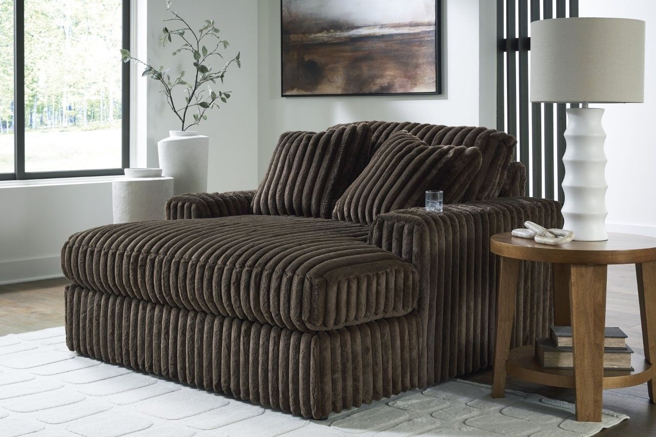 Midnight-Madness 2-Piece Sectional and Ottoman In Chocolate 98104U7