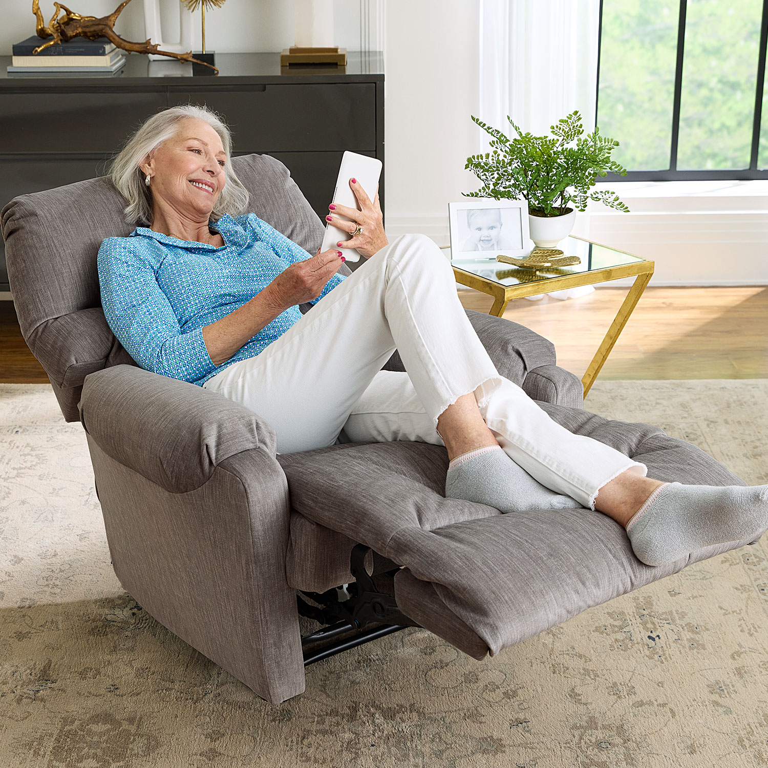 Cannes - Petite, Traditional Recliner - 9AP04 9AP04