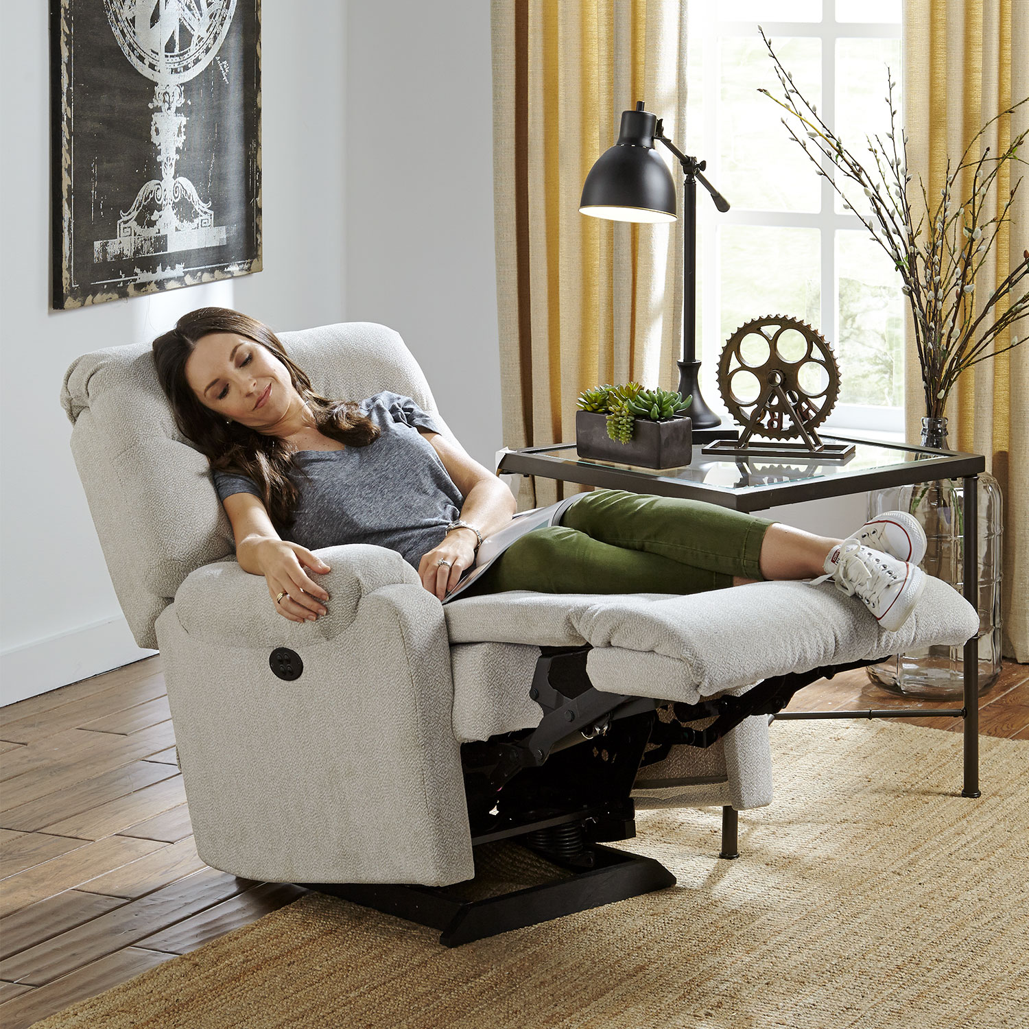 Sedgefield - Petite-sized, Modern-styled Recliner - 9AW64 9AW64