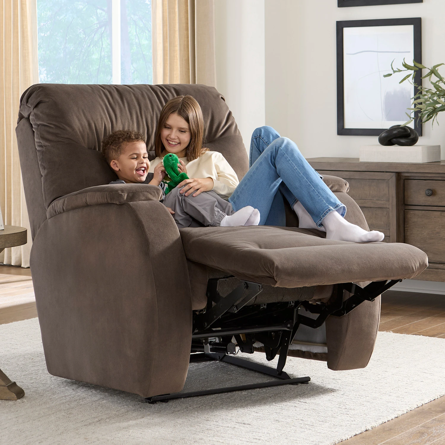 Mastodon - Oversized Beast Recliner - 9B34 9B34
