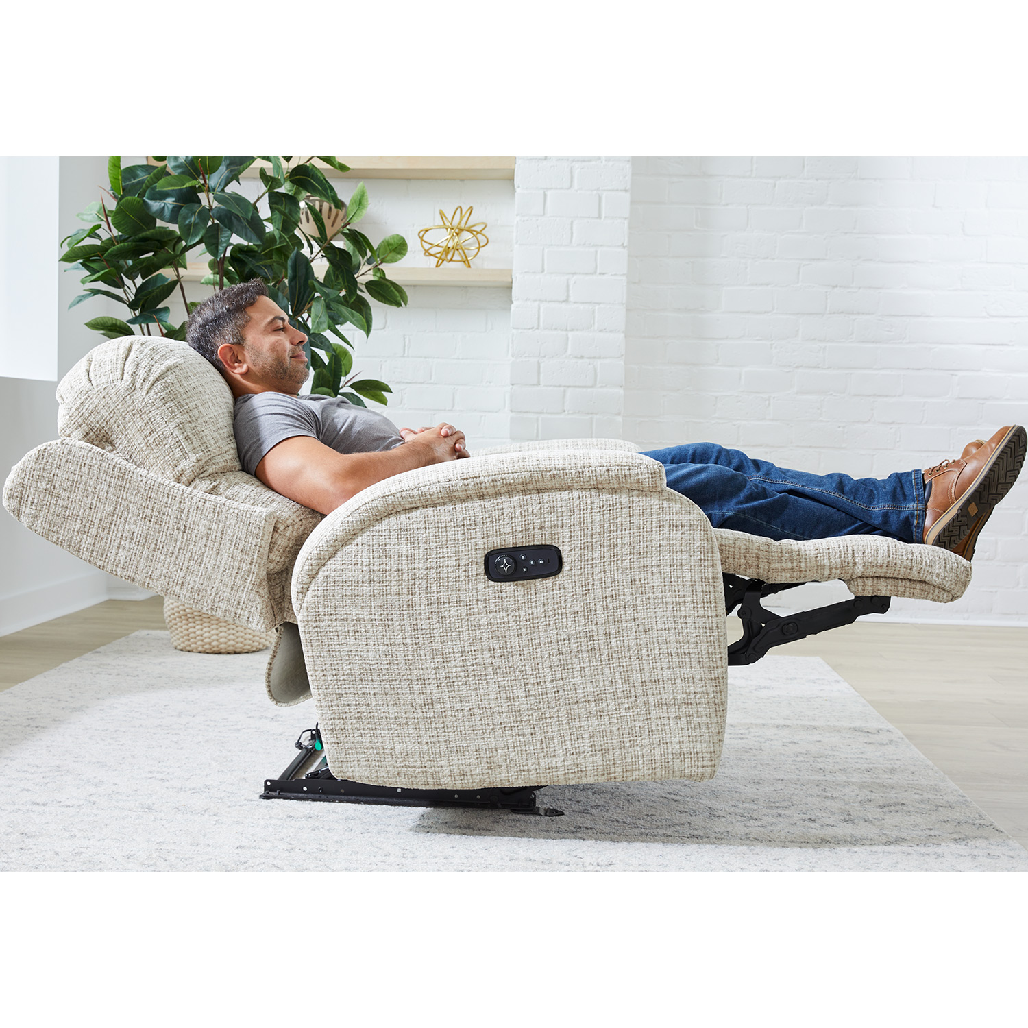 Maverly - Medium-sized, Pillow Cushioned Recliner - 9N14 9N14