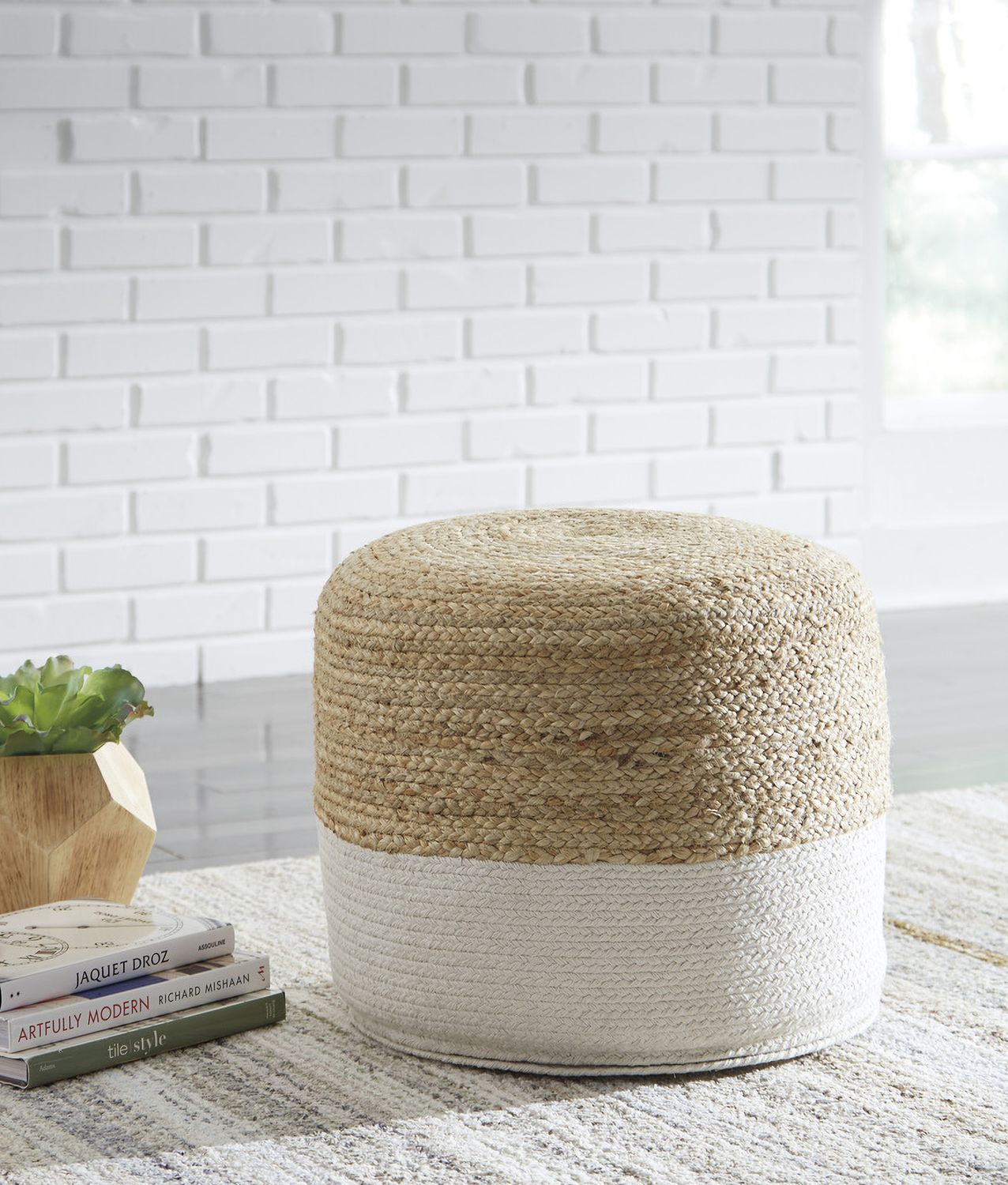 Sweed Valley Natural And White Pouf A1000420