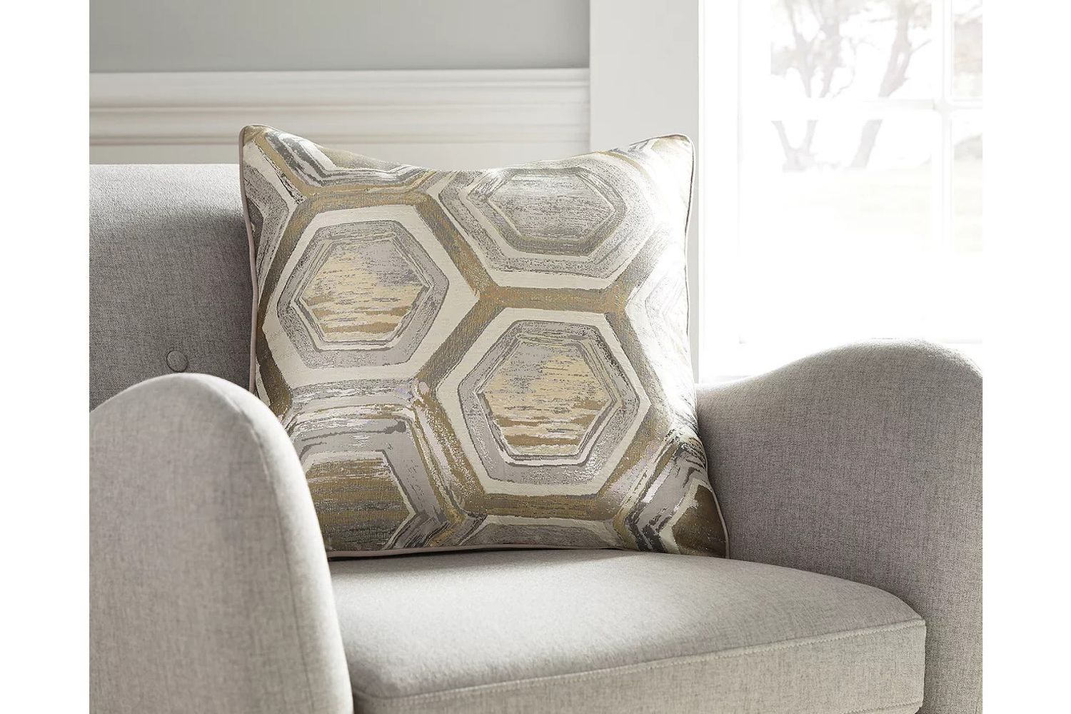 Meiling Metallic Pillow A1000480P
