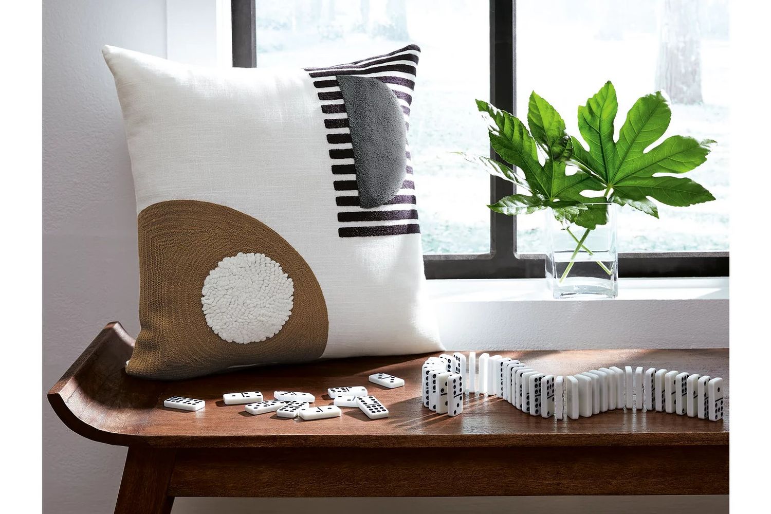 Longsum Black And White Pillow A1000927P
