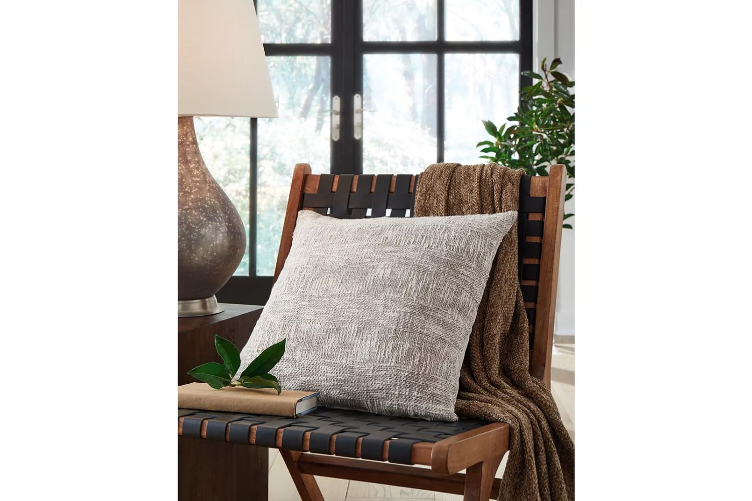 Carddon Brown And White Pillow Set of 4 A1000971