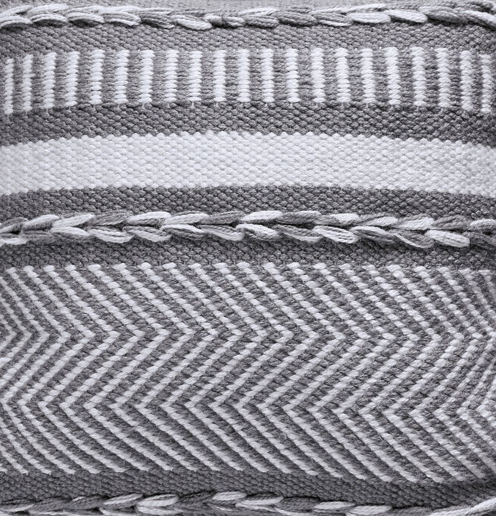 Yarnley Gray And White Pillow Set Of 4 A1001020