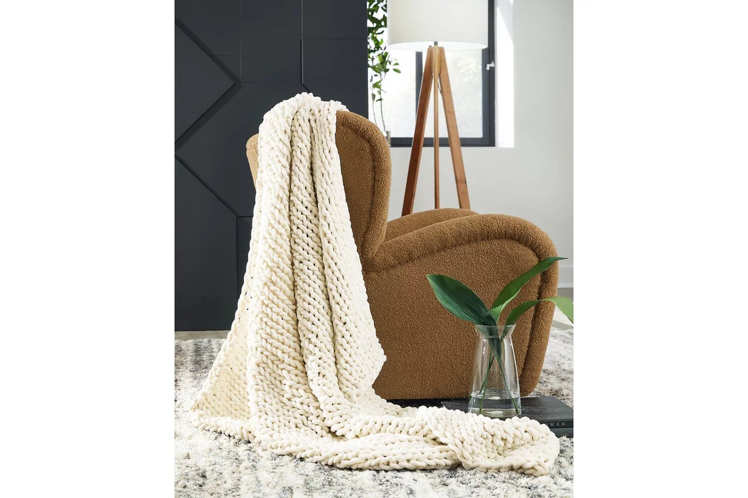 Chaddon Throw In Ivory A1001060T