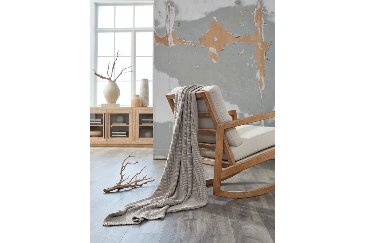 Gayelery Throw Set of 3 In Gray A1001085