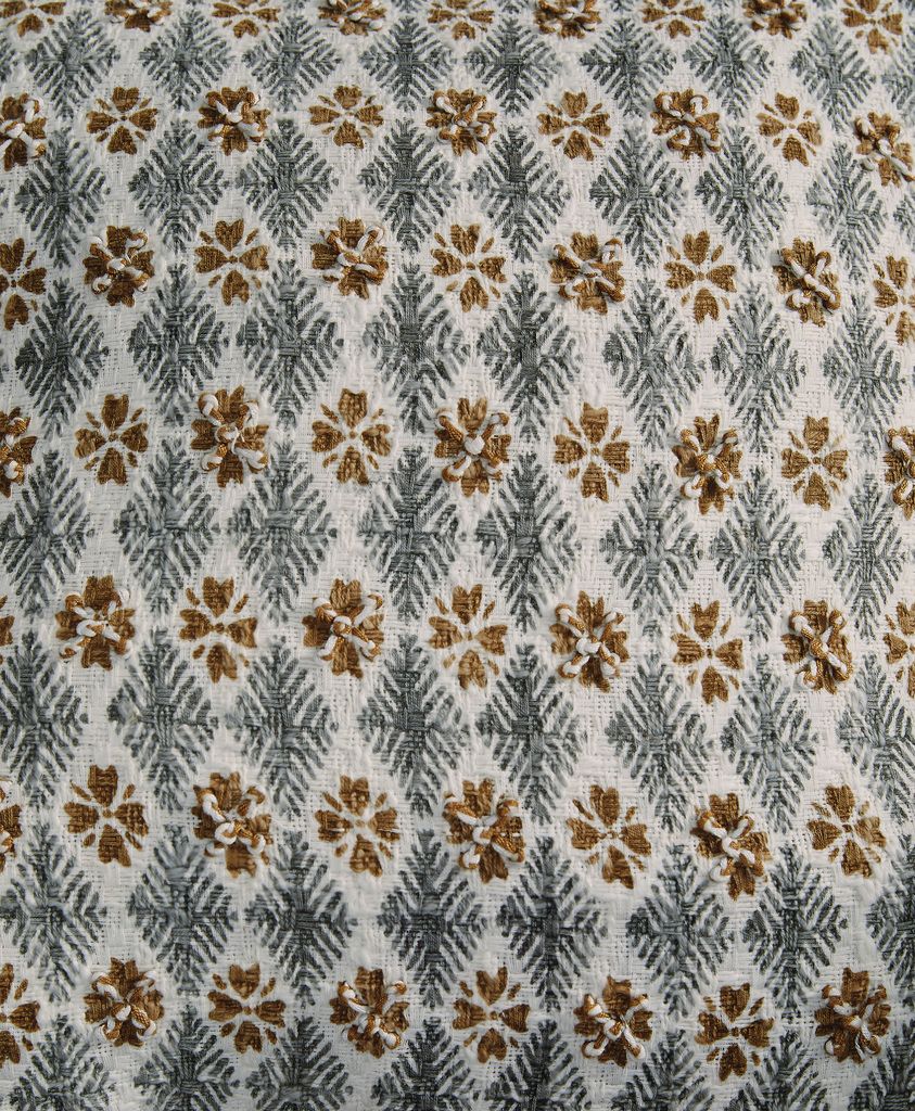 Dainwick Pillow Set of 4 In White/Gray/Brown A1001102