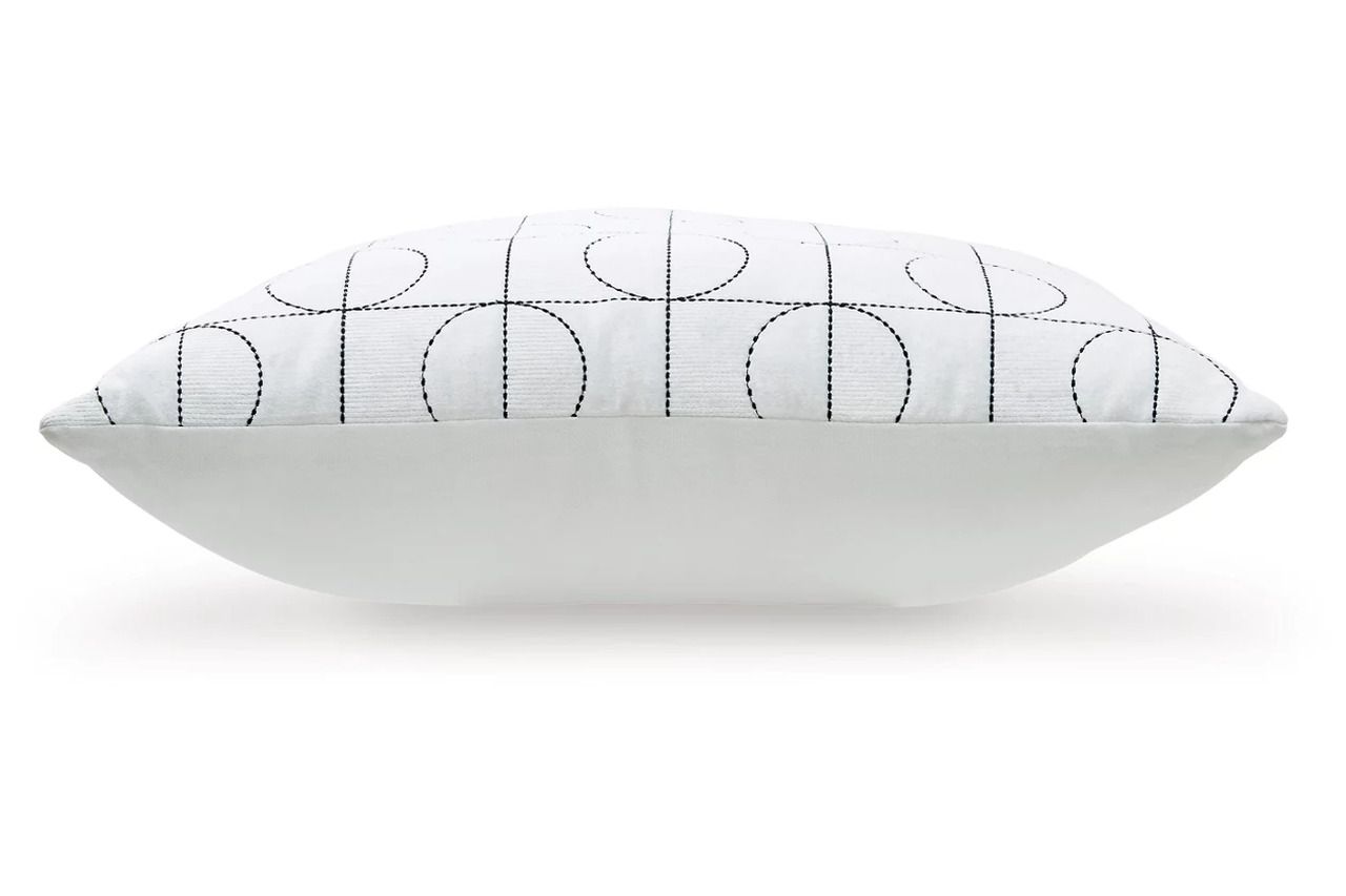Kydner Pillow Set of 4 In White and Black A1001107