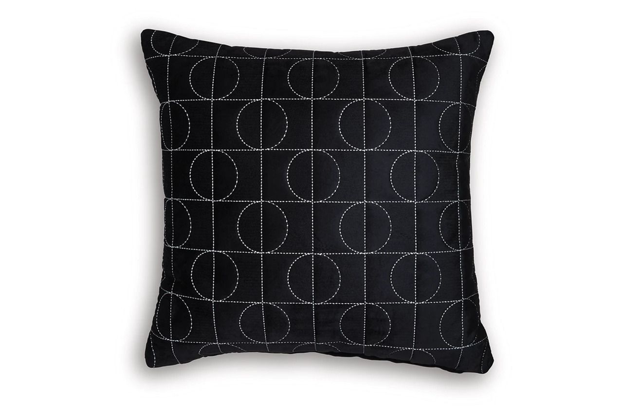 Kydner Pillow Set of 4 In Black and Silver A1001108