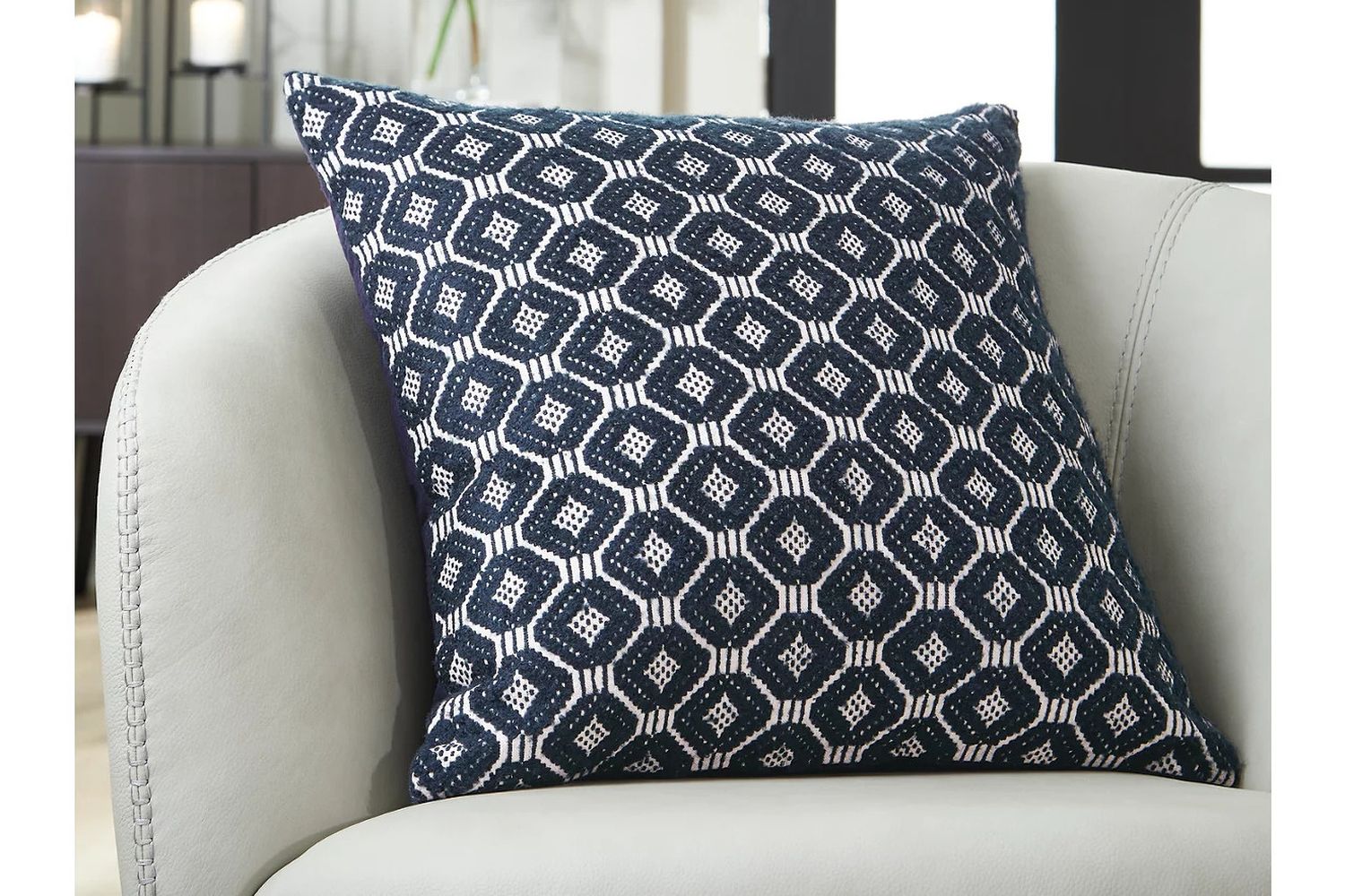 Abra Pillow Set of 4 In Black and Ivory A1001109