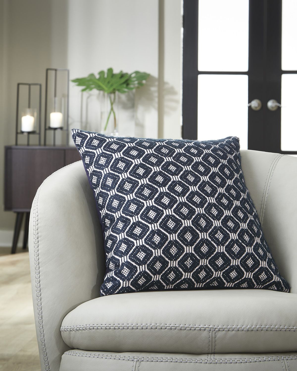 Abra Pillow Set of 4 In Black and Ivory A1001109