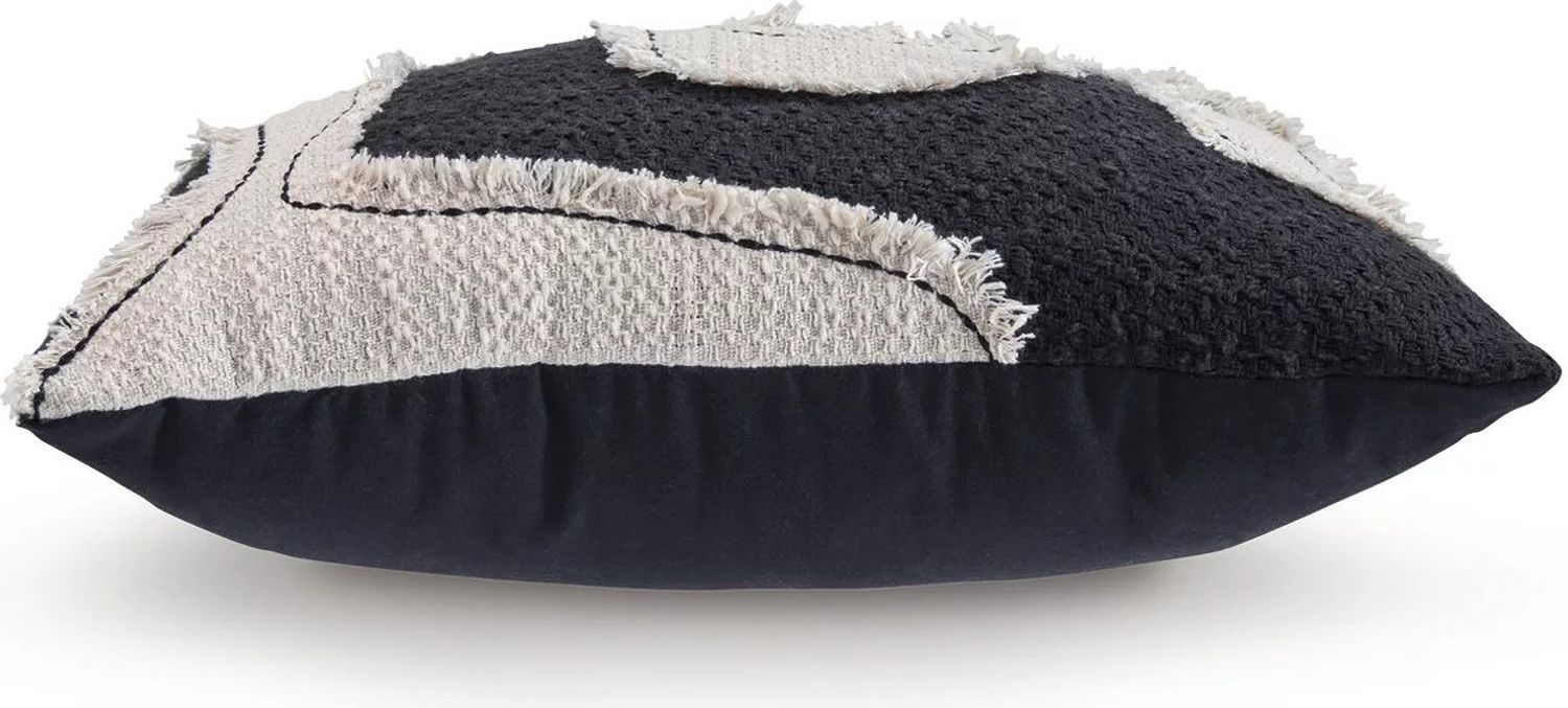 Veerbank Pillow Set of 4 In Black and Beige A1001114