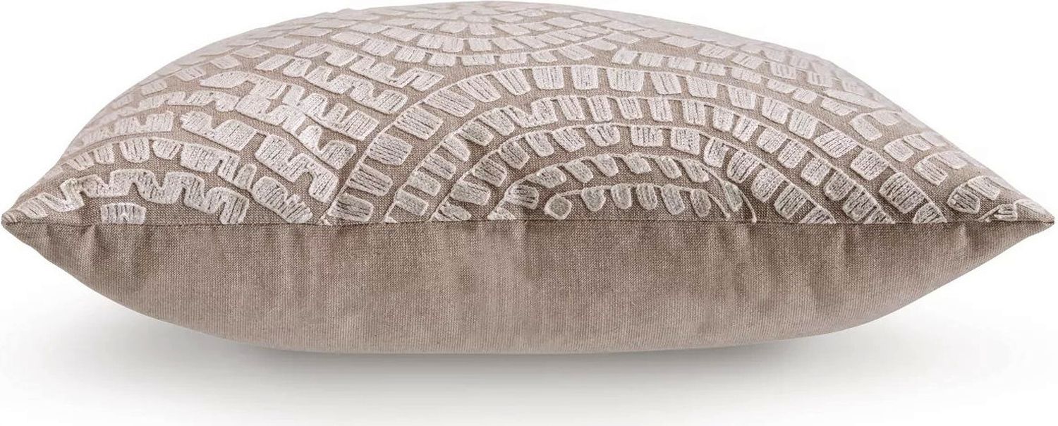 Cortlen Pillow Set of 4 In Beige and Ivory A1001122