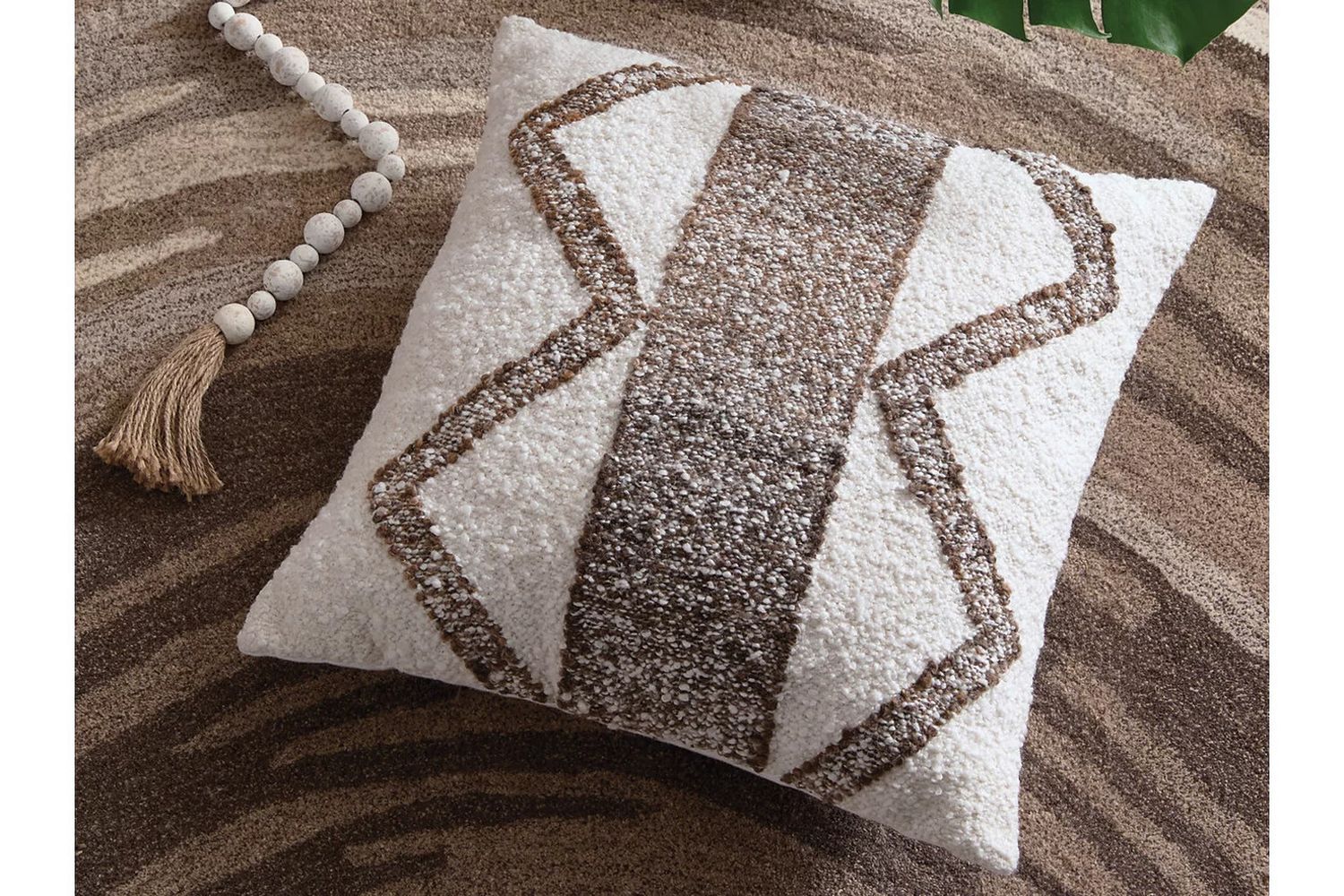 Brettwood Pillow Set of 4 In Brown and Ivory A1001125