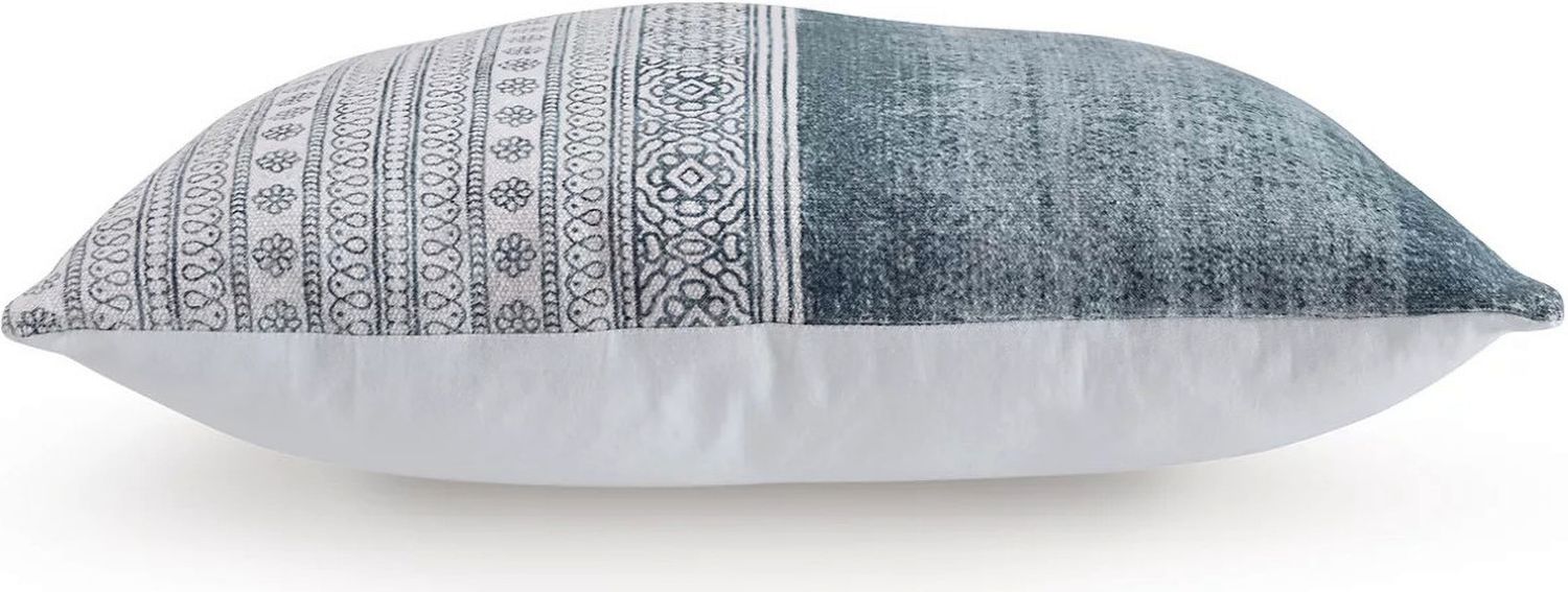 Harperville Pillow Set of 4 In Blue and White A1001127