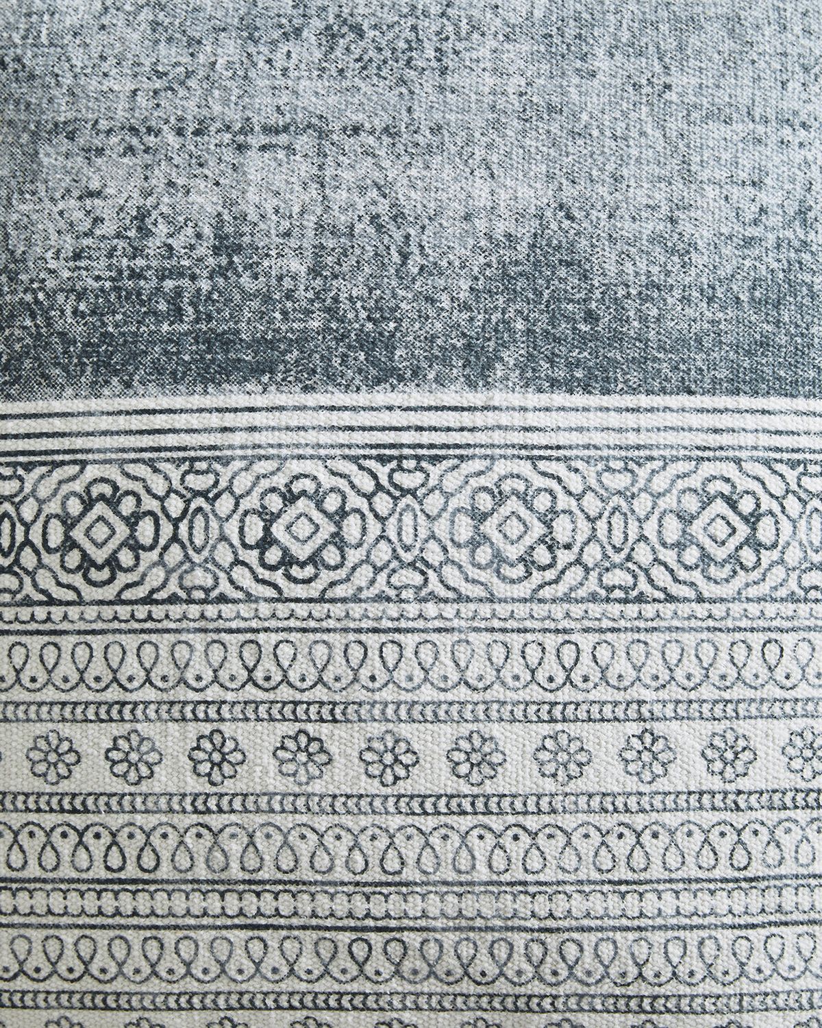 Harperville Pillow Set of 4 In Blue and White A1001127