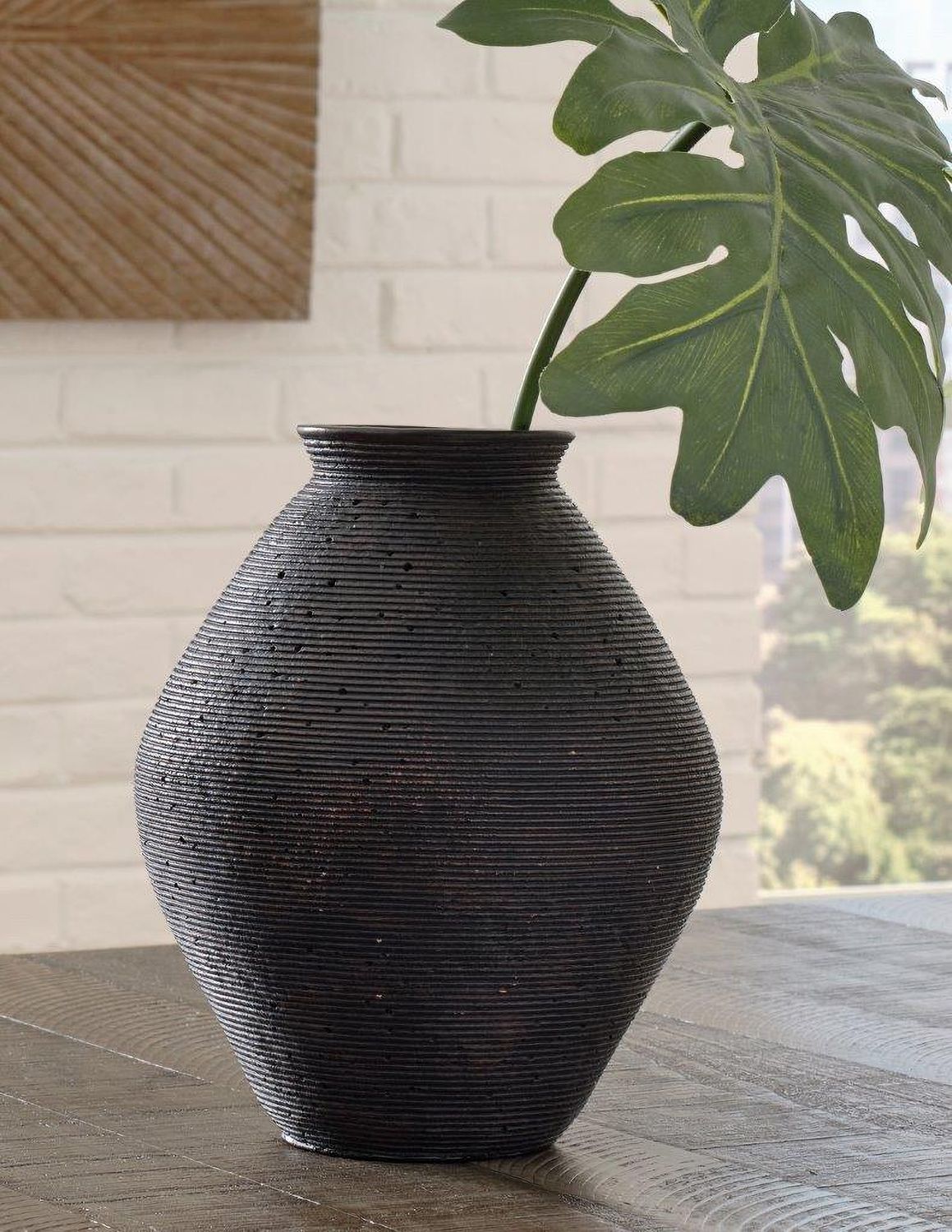 Hannela Antique Brown Small Vase A2000511