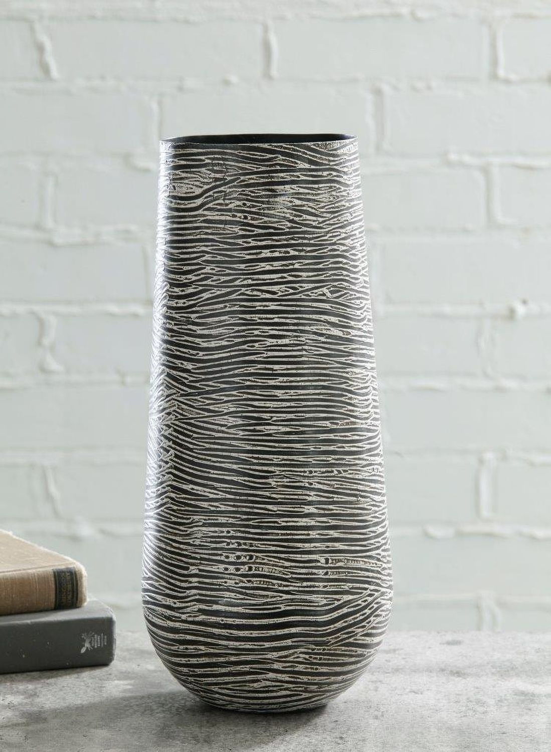 Fynn Antique Gray Vase A2000515