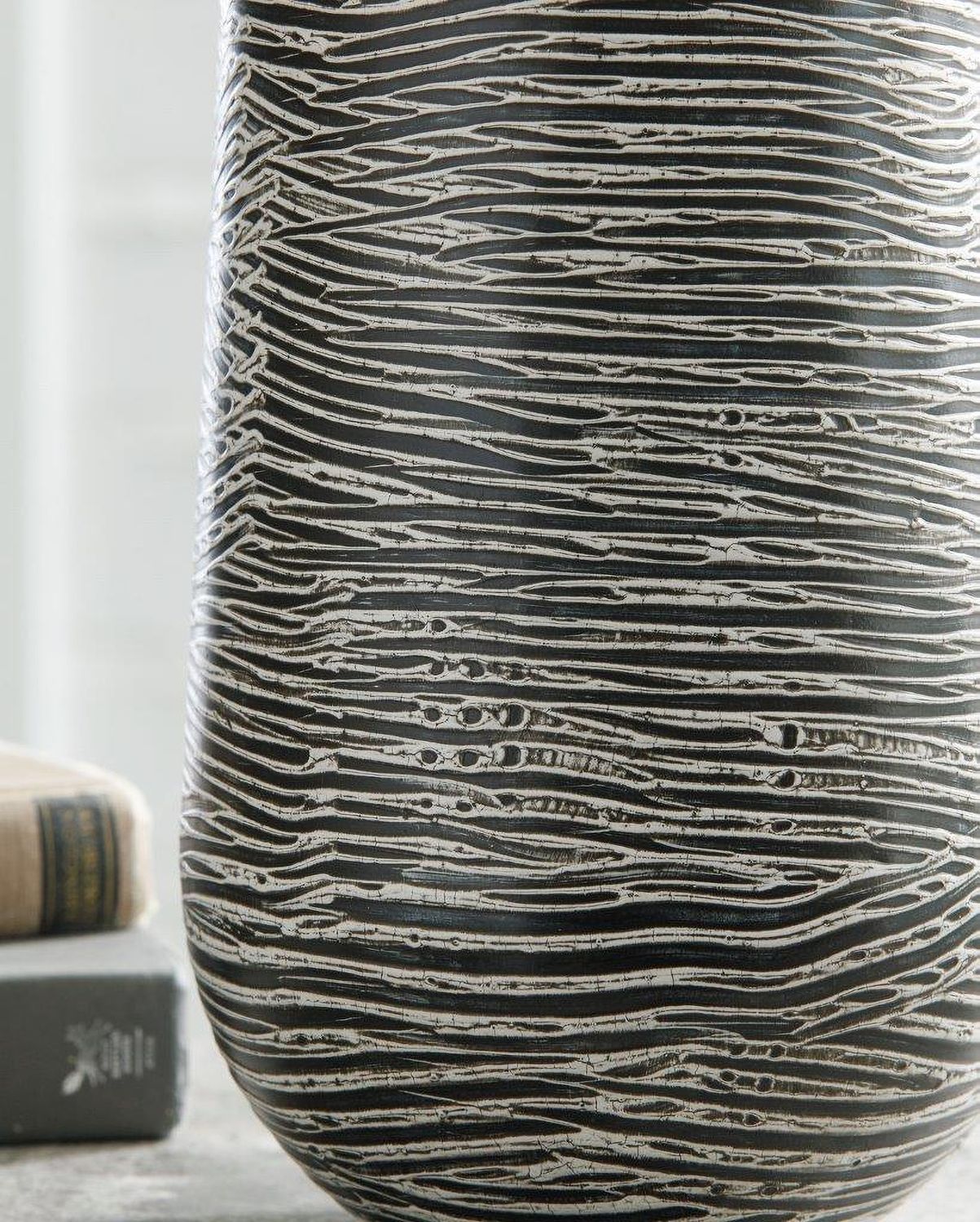 Fynn Antique Gray Vase A2000515