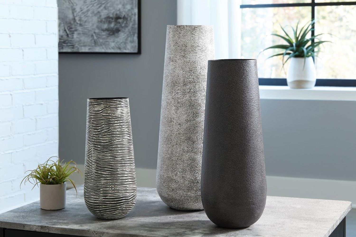 Fynn Antique Gray Vase A2000515