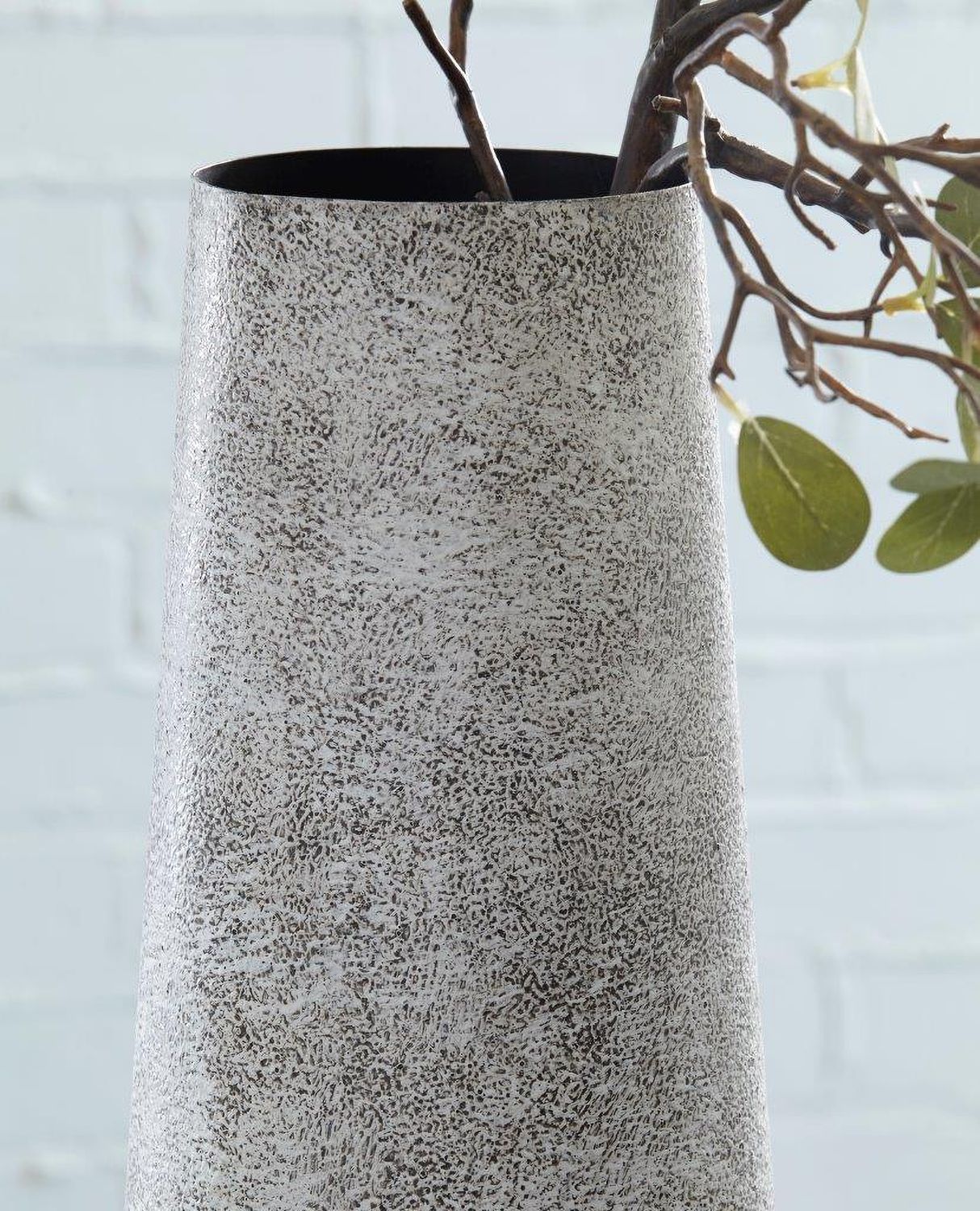 Fynn Antique White Vase A2000517