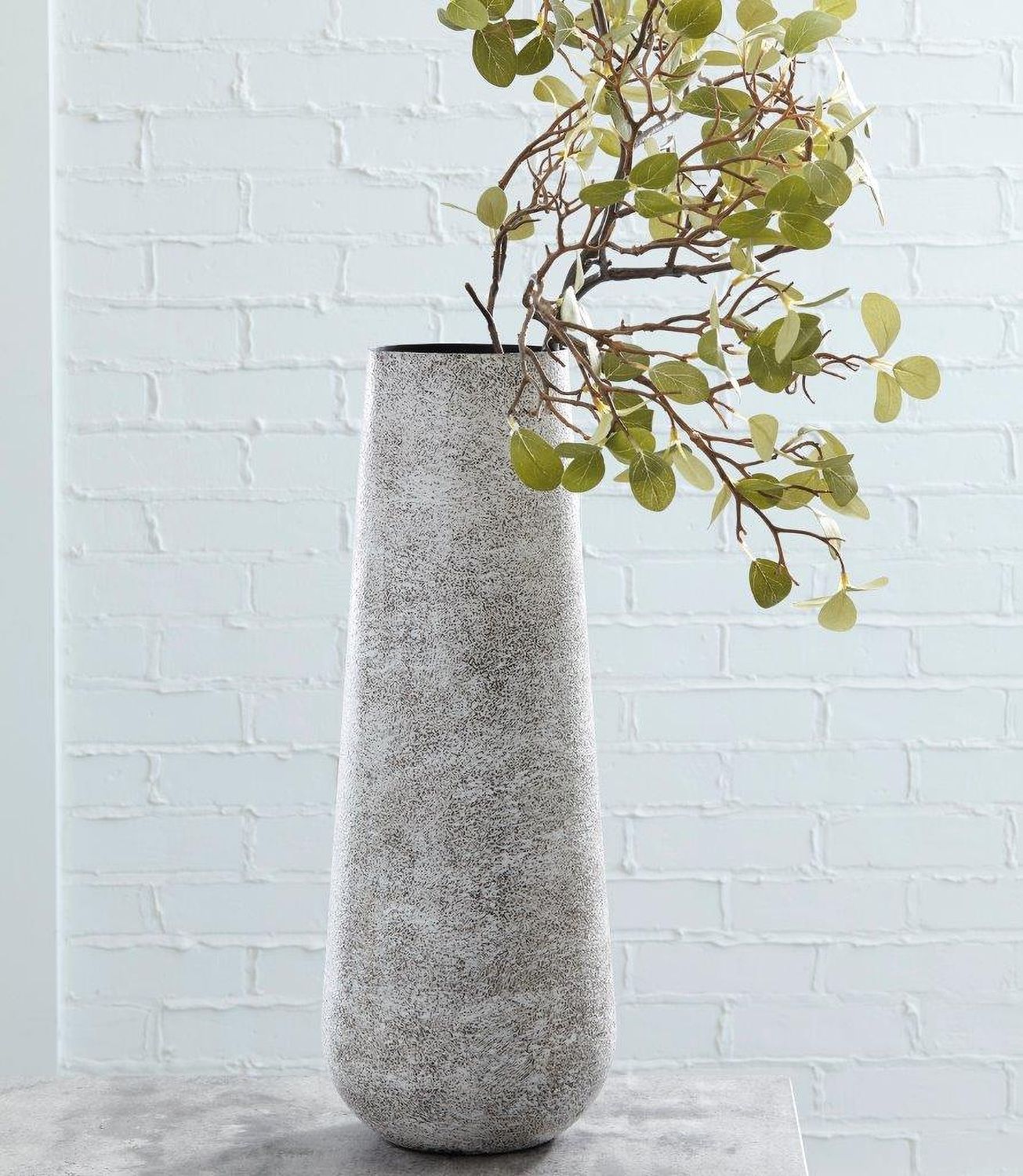 Fynn Antique White Vase A2000517