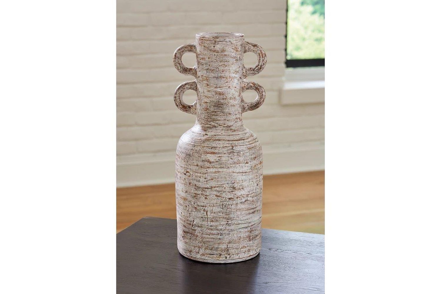Wellbridge Vase In Distressed White A2000609