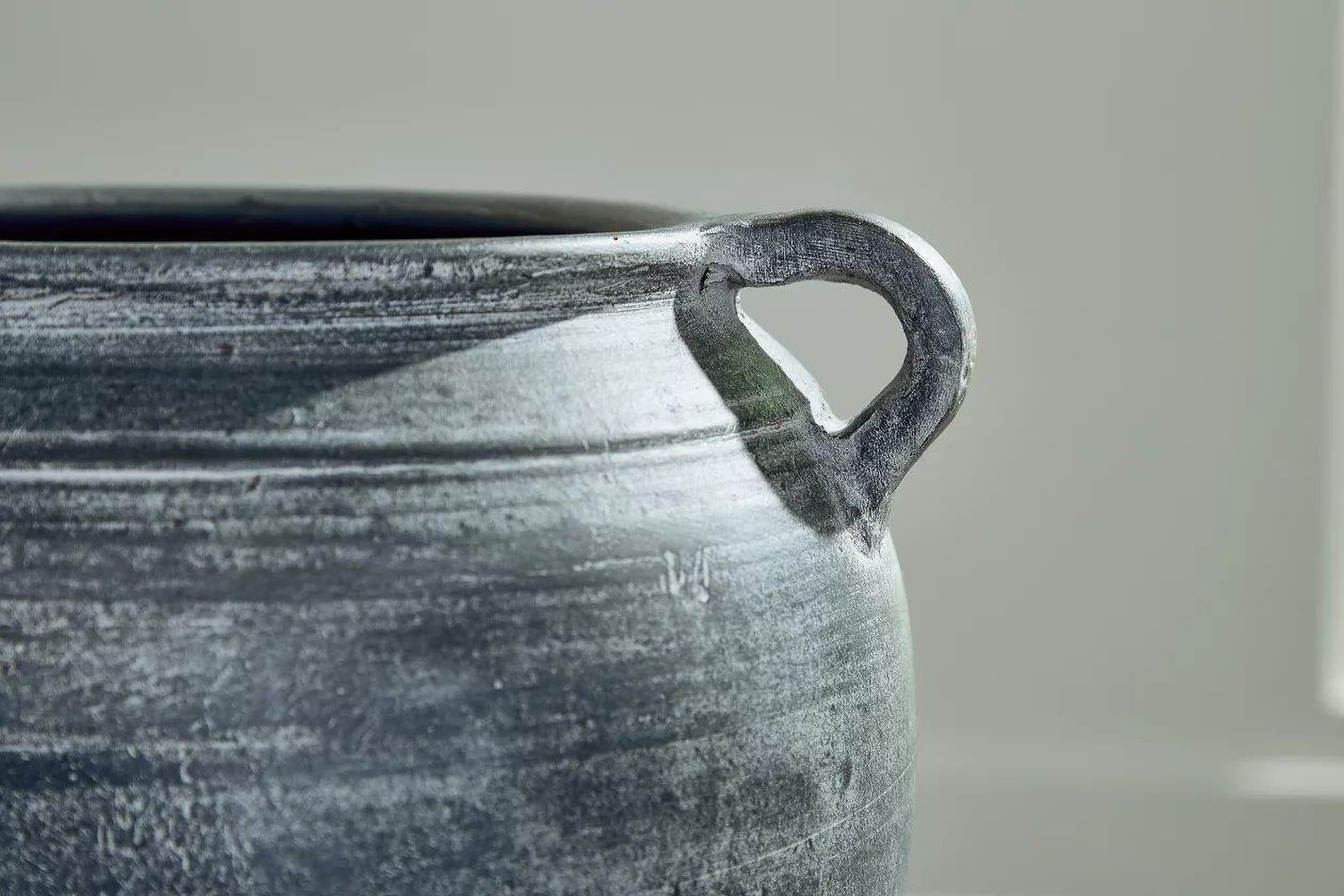 Meadie Vase In Distressed Blue A2000628