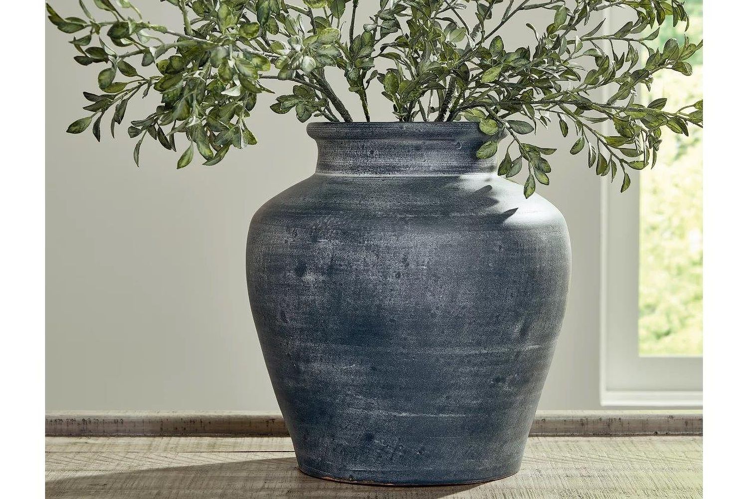 Meadie Vase In Distressed Blue A2000629