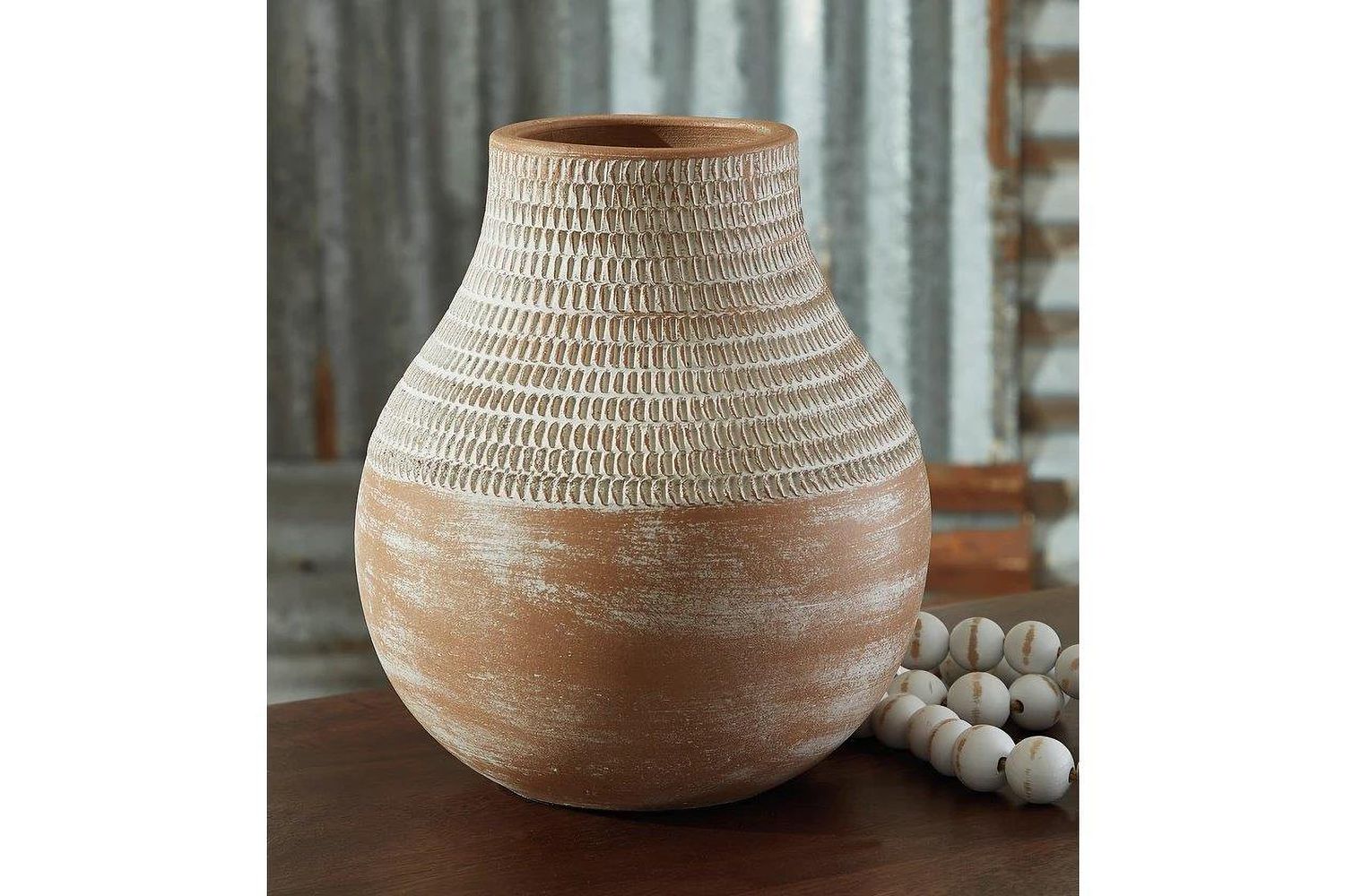 Reclove Vase In Distressed White A2000641