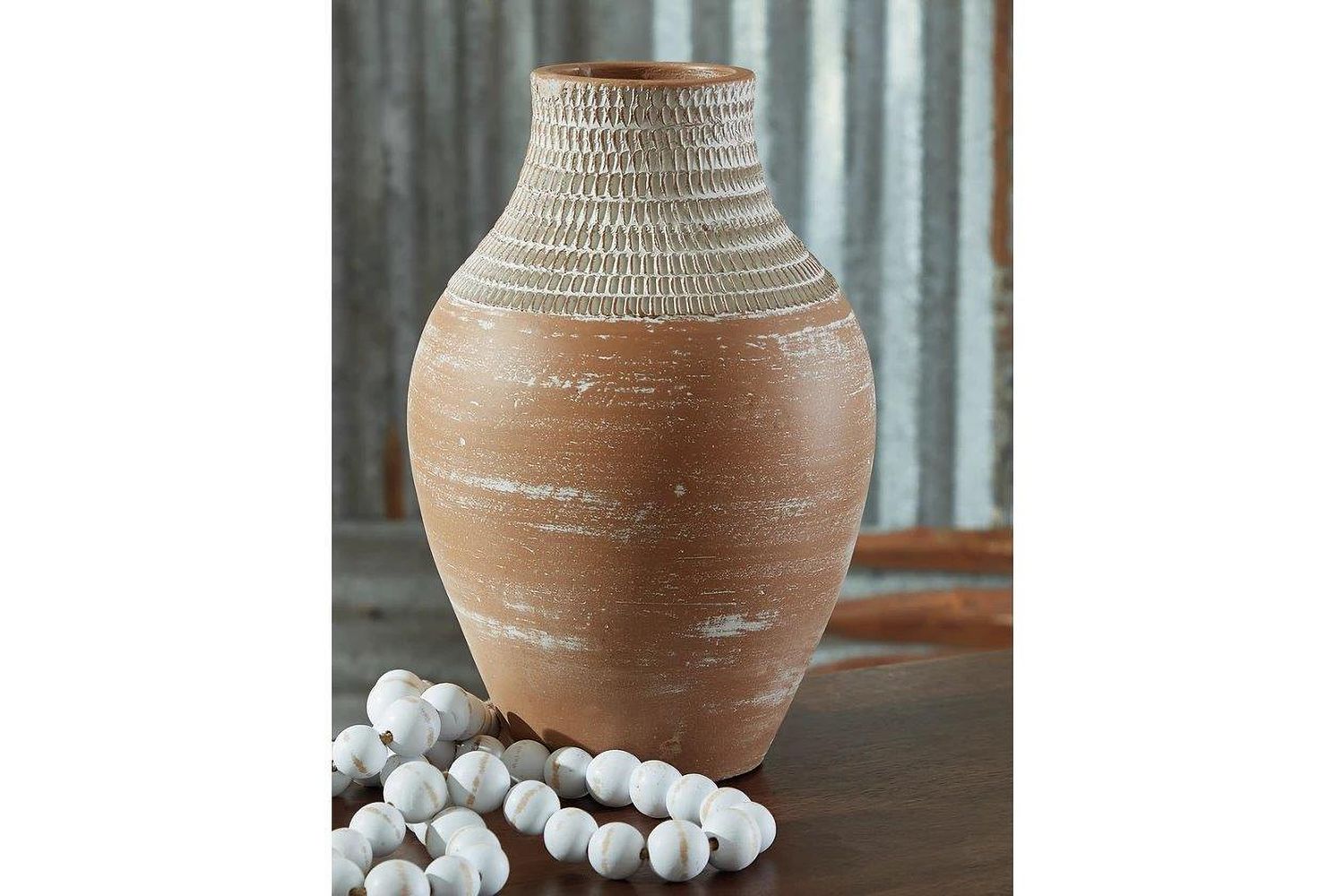 Reclove Vase In Distressed White A2000642