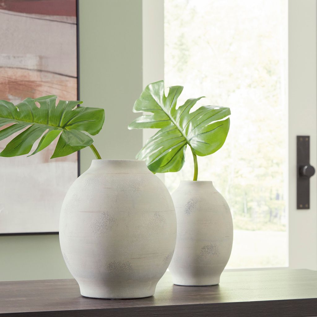 Clayson Vase In Sage Green A2000653