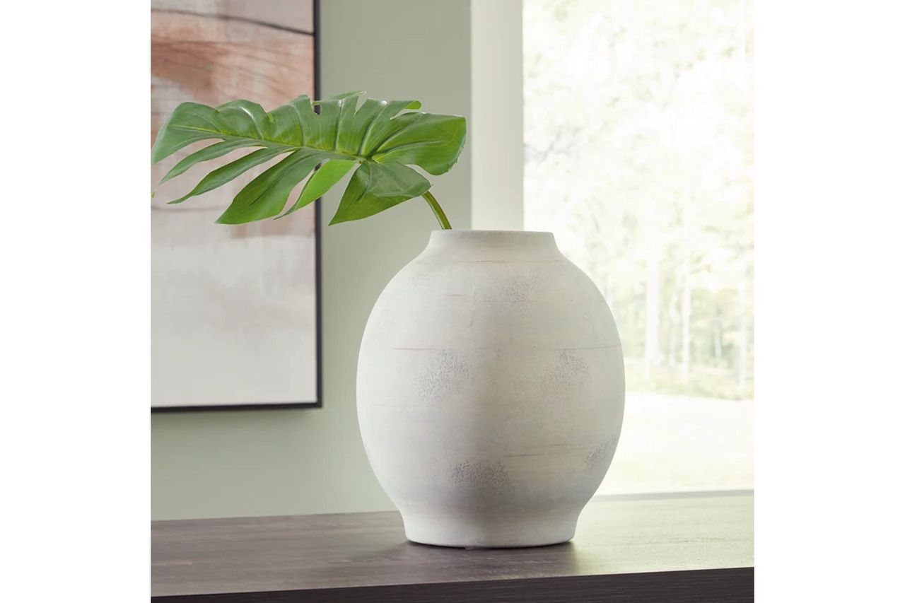 Clayson Vase In Sage Green A2000654