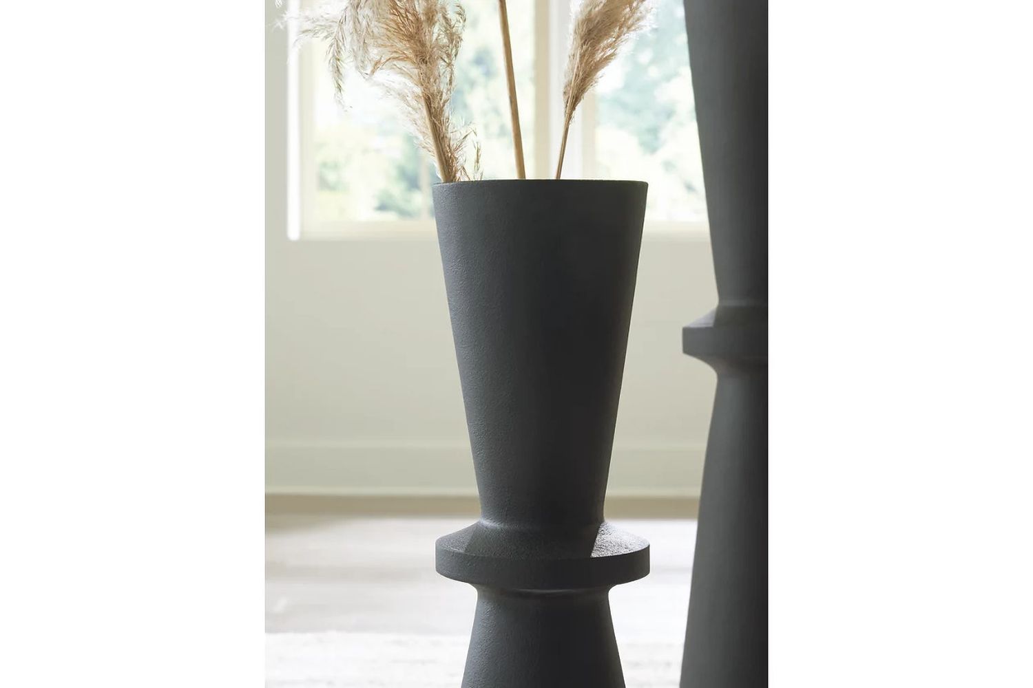 Collisten Vase In Black A2000663