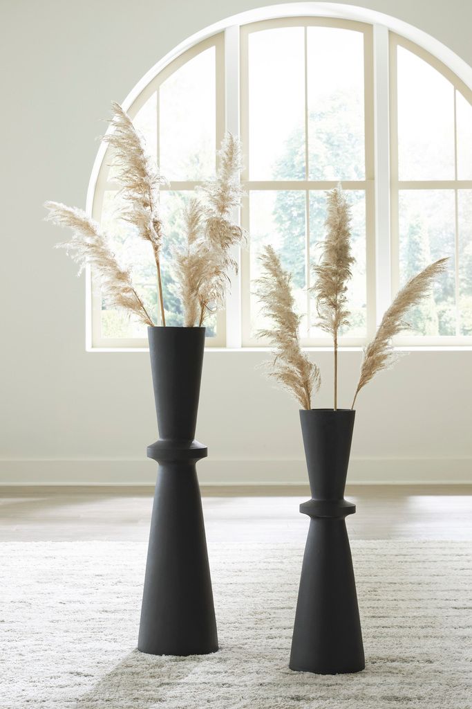 Collisten Vase In Black A2000663
