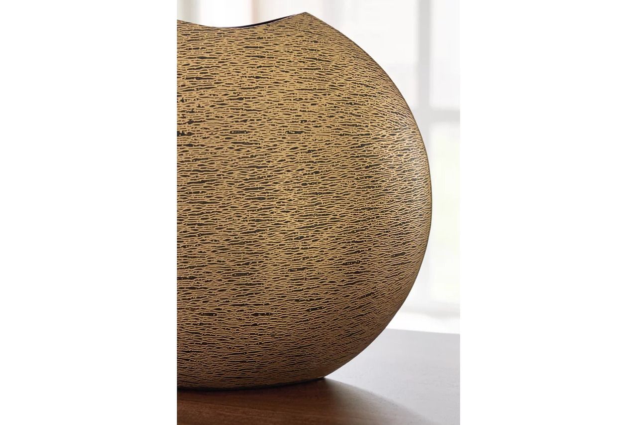 Iansboro Vase In Antique Gold A2000696