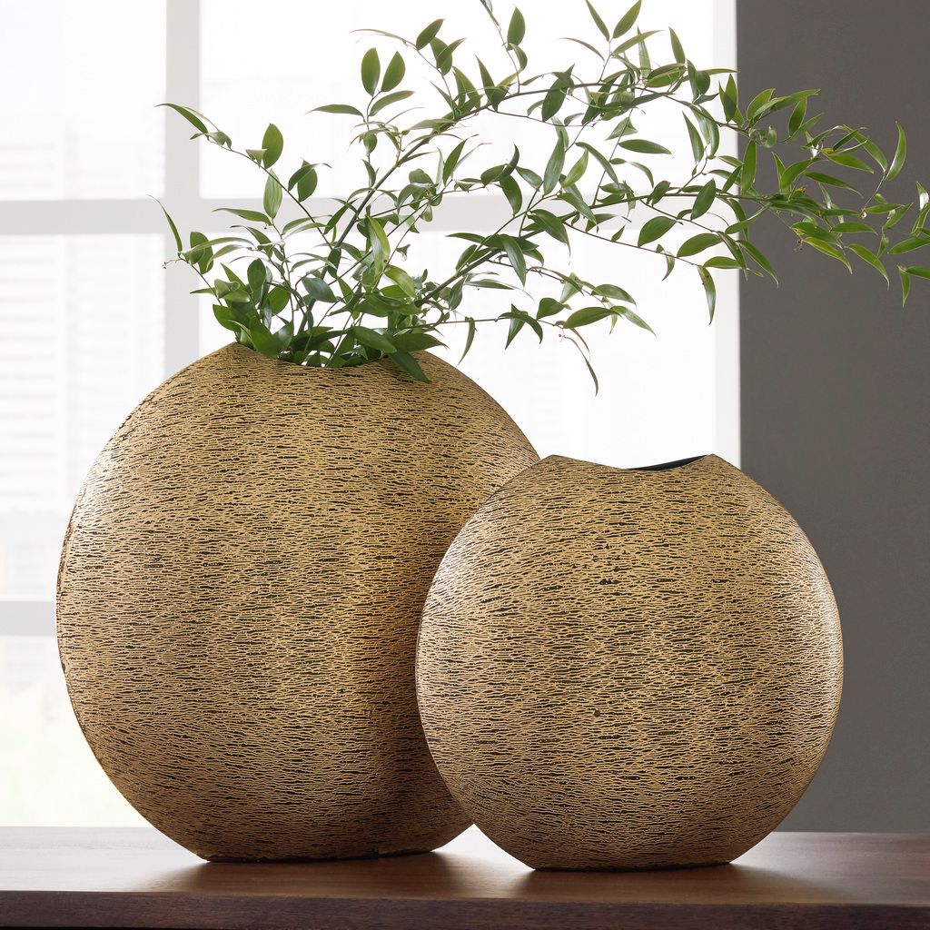 Iansboro Vase In Antique Gold A2000696