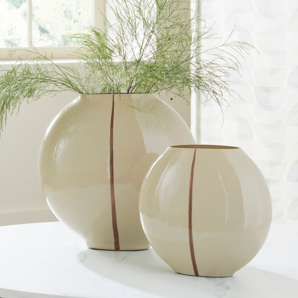 Sheabourne Small Vase In Cream A2000701
