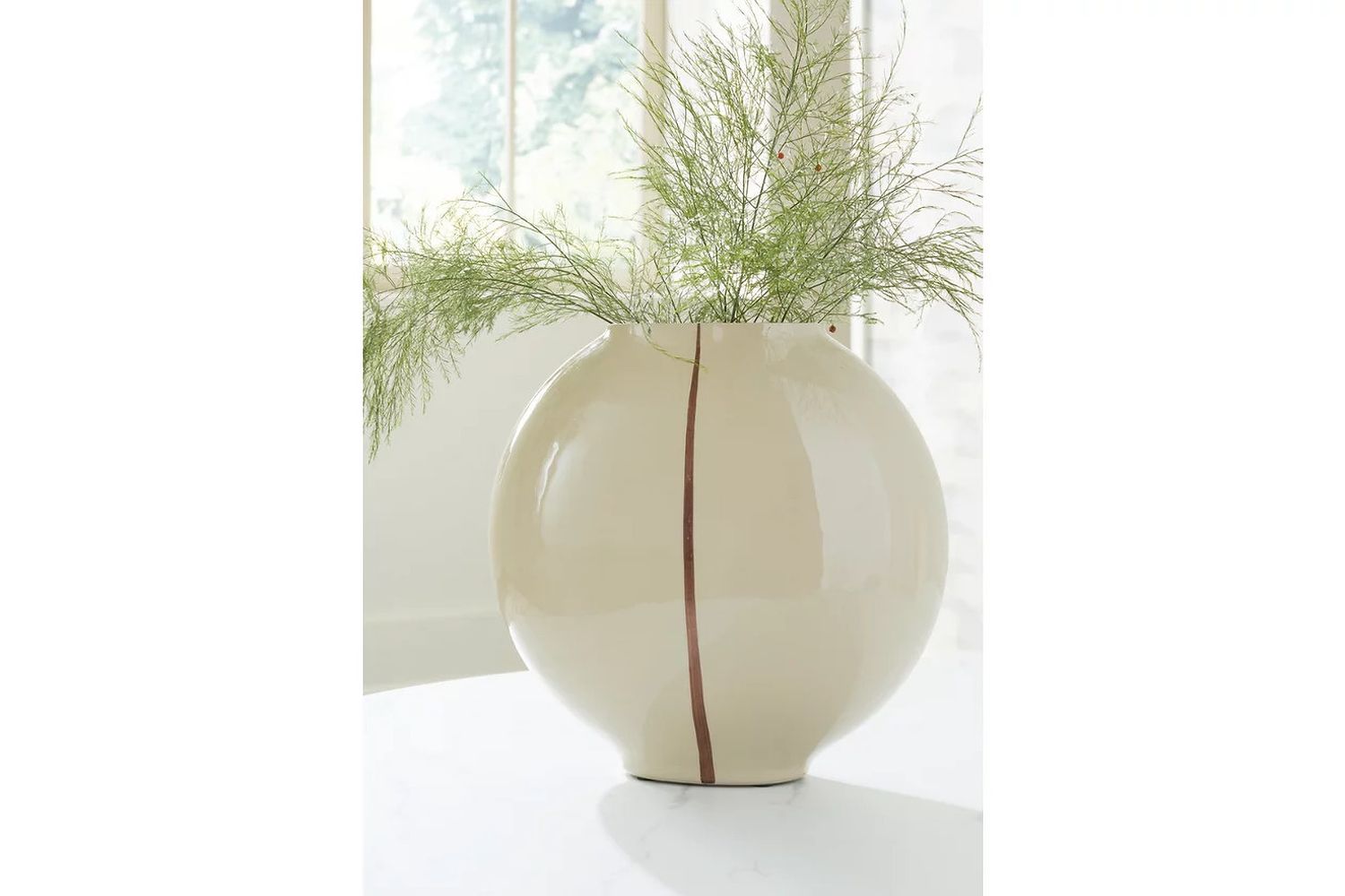 Sheabourne Large Vase In Cream A2000702